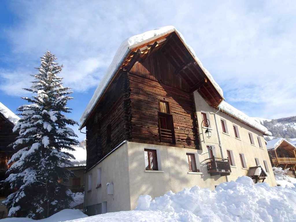 Bed and Breakfast Les Arolles - Gite D'Etape Et De Sejour à Molines-en-Queyras Extérieur photo